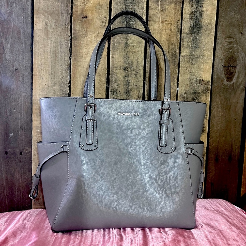 Micheal Kors Voyager Tote Bag